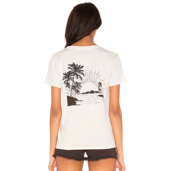 ✨Amuse Society It's Better On The Beach Tee✨ - Picture 4 of 6